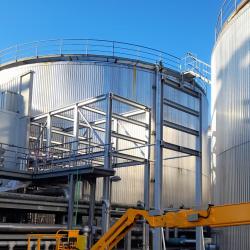 Rohrbrücke und Unterkonstruktion